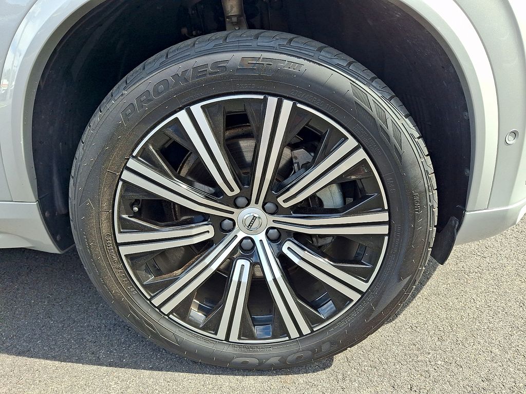 2023 Volvo XC90 Plus - Photo 12