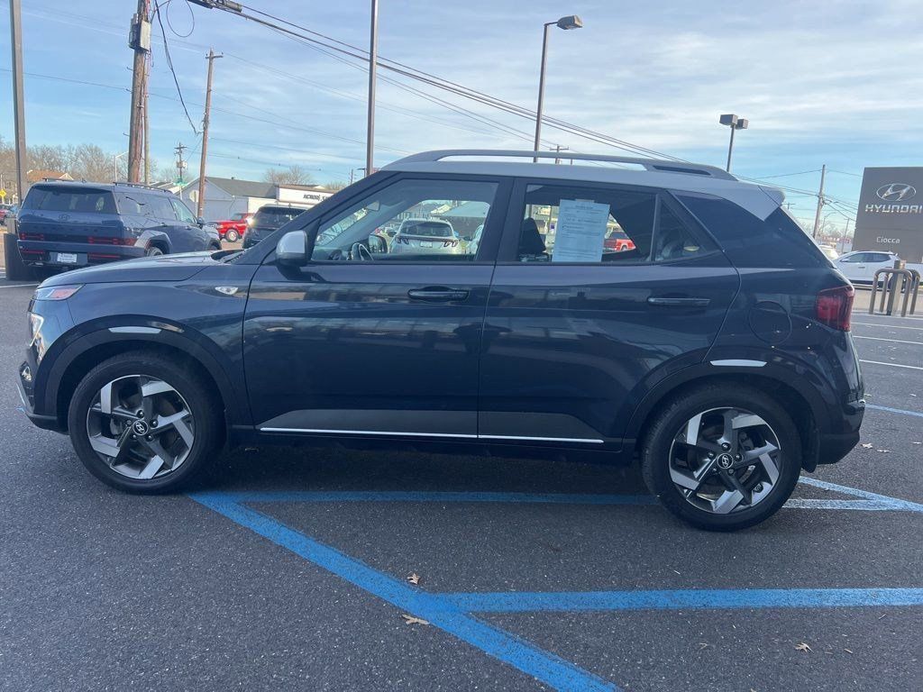 2021 Hyundai Venue SEL Denim photo 3