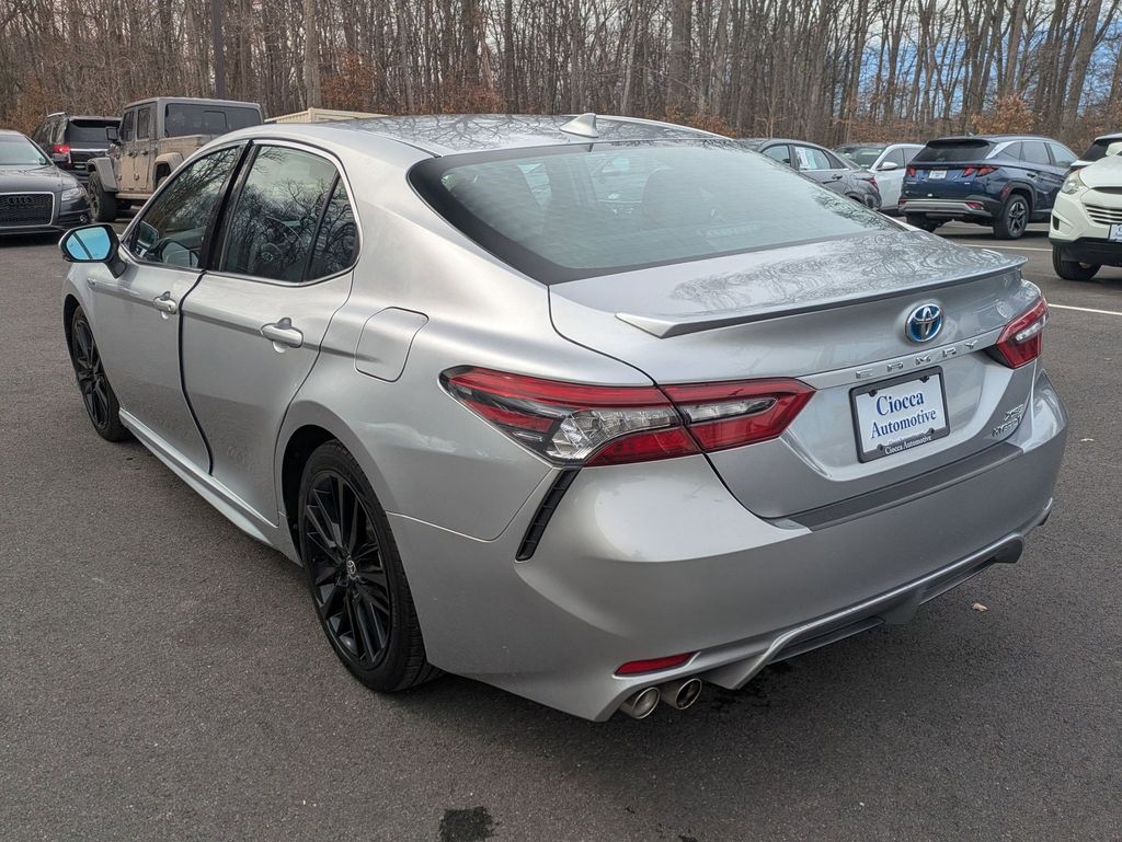 2021 Toyota Camry XSE - Photo 7