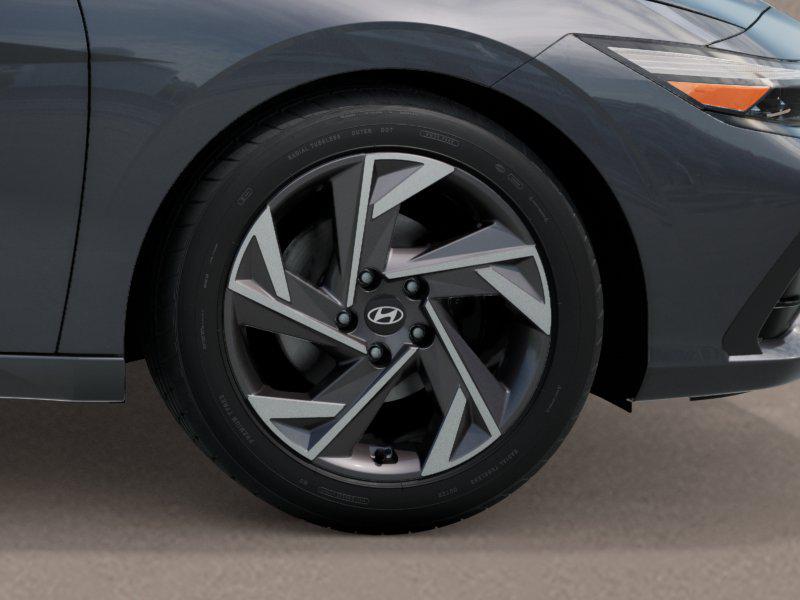 2026 Hyundai Elantra Limited - Photo 8