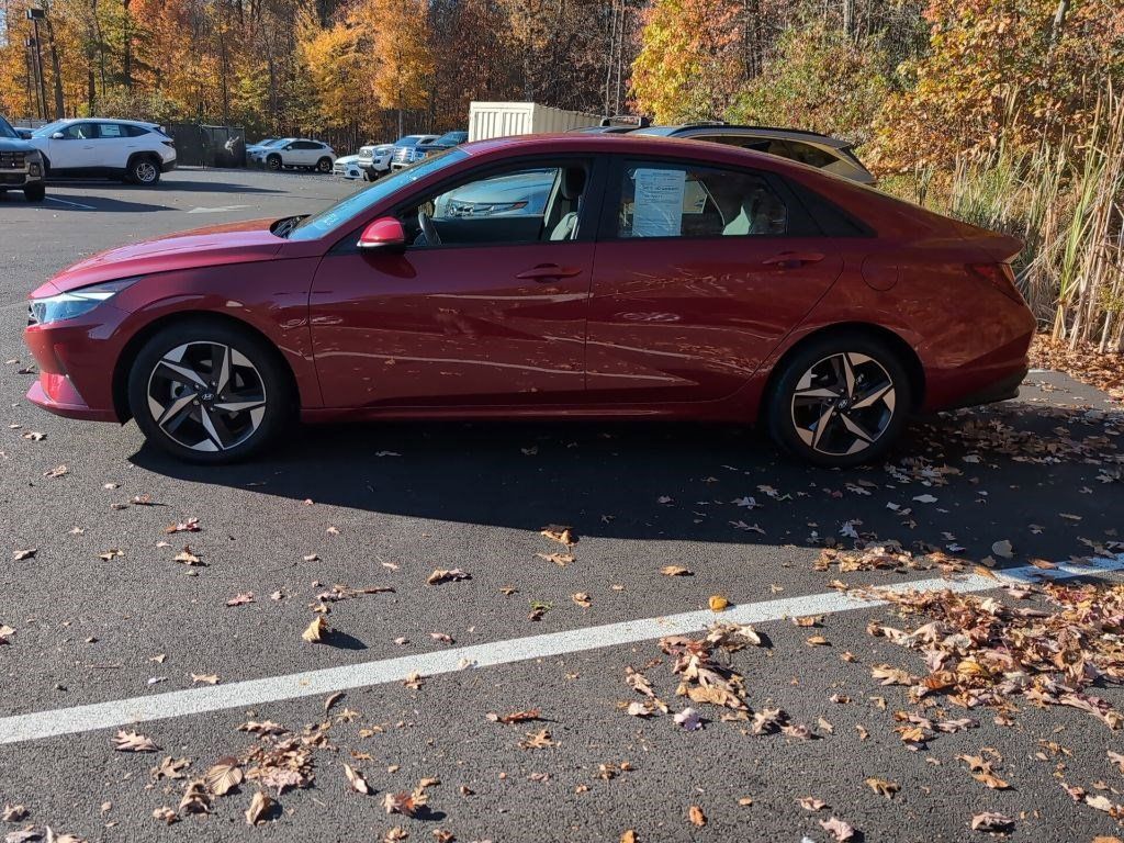 2023 Hyundai Elantra SEL photo 4