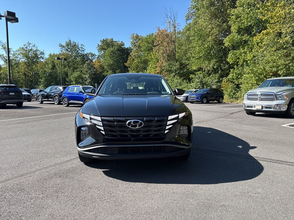2024 Hyundai Tucson SE photo 2
