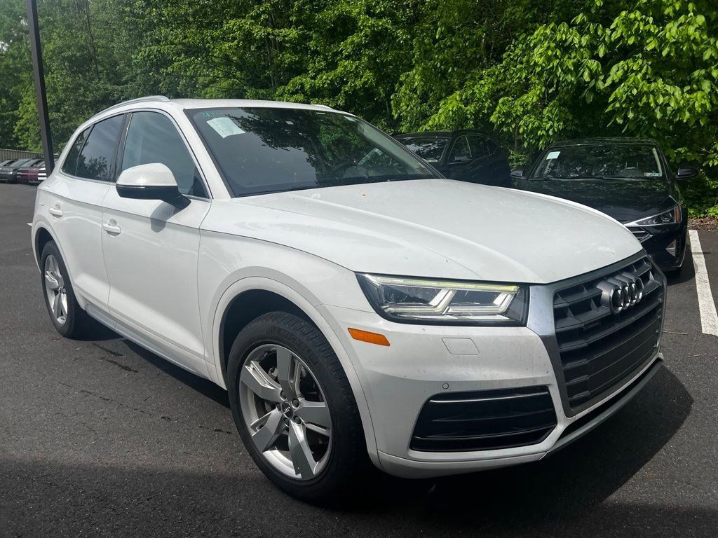 2018 Audi Q5 2.0T quattro S tronic Premium Plus's photo