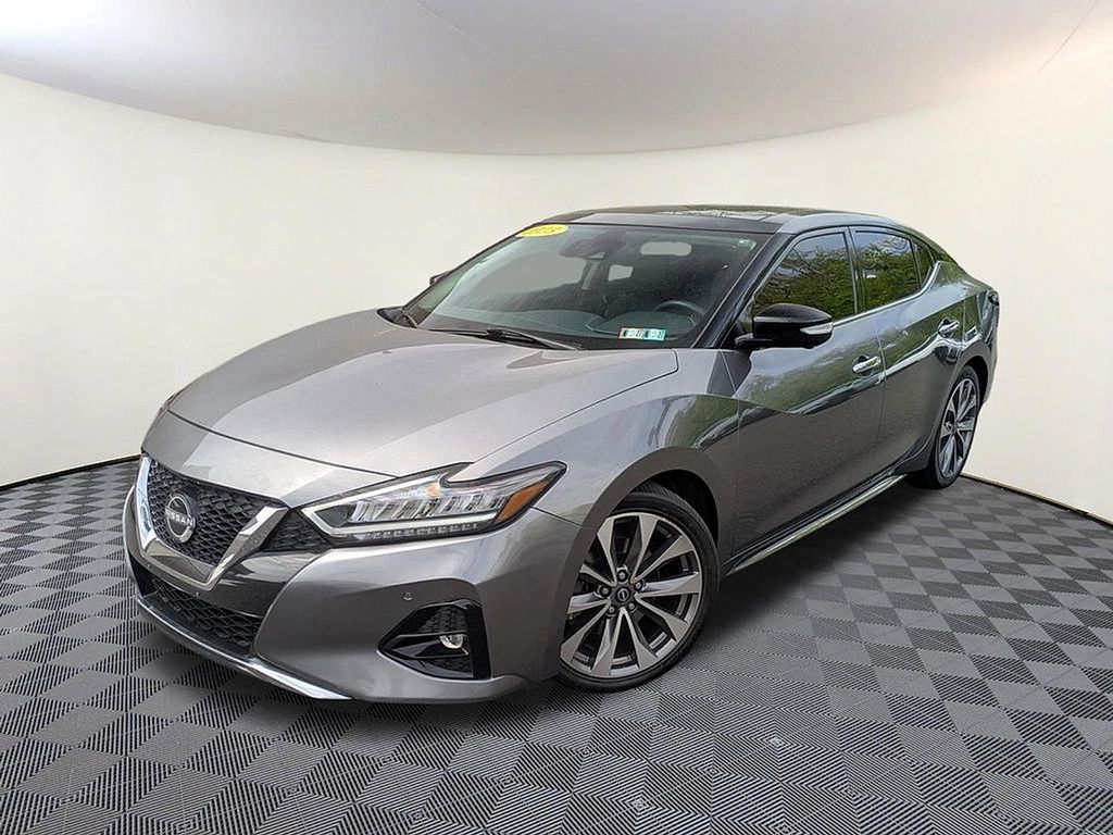 2023 Nissan Maxima Platinum's photo