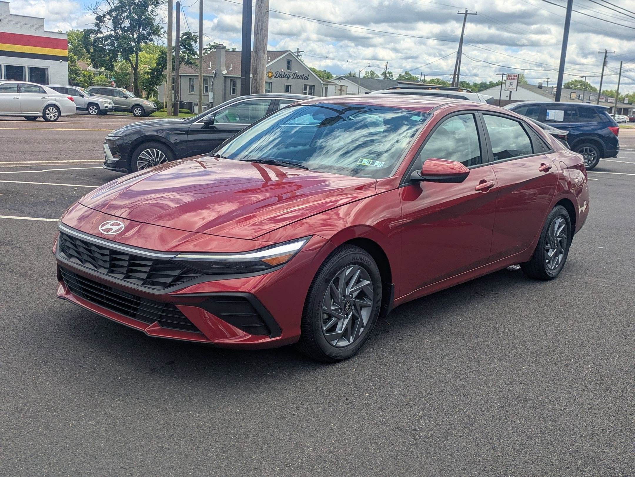2024 Hyundai Elantra Hybrid Blue photo 3
