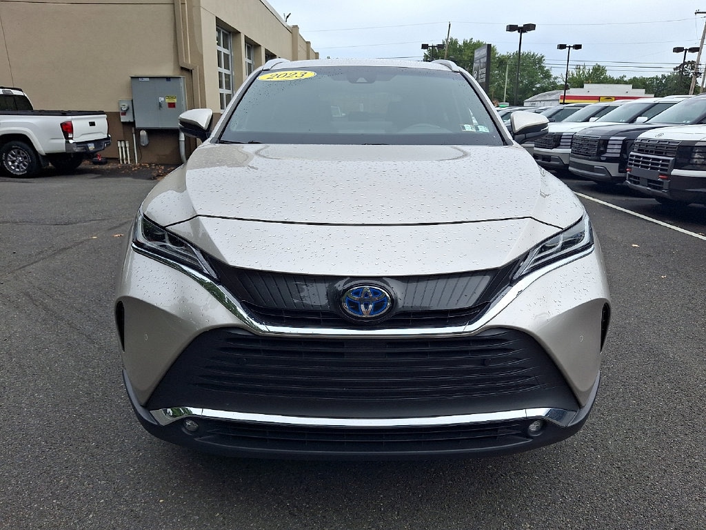 Used 2023 Toyota Venza XLE SUV