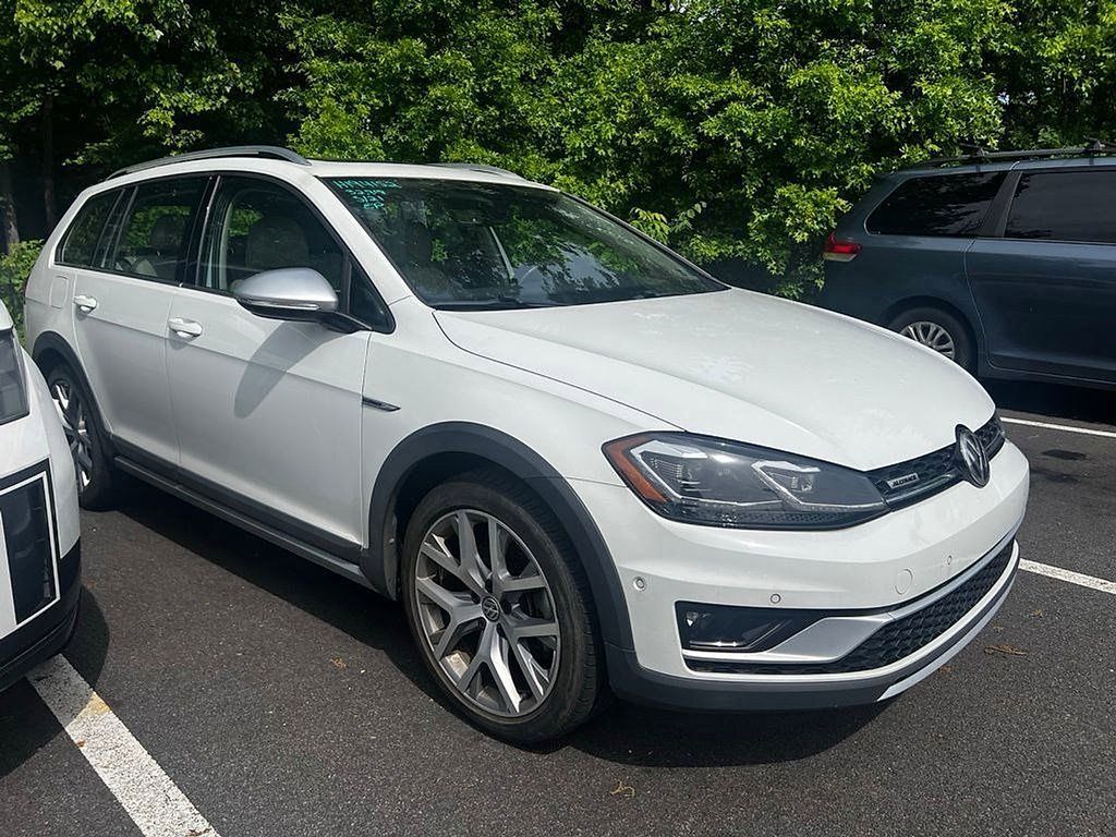 2019 Volkswagen Golf Alltrack TSI SE 4Motion's photo