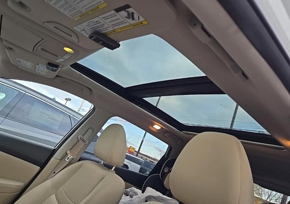 2019 Nissan Rogue SV photo 4