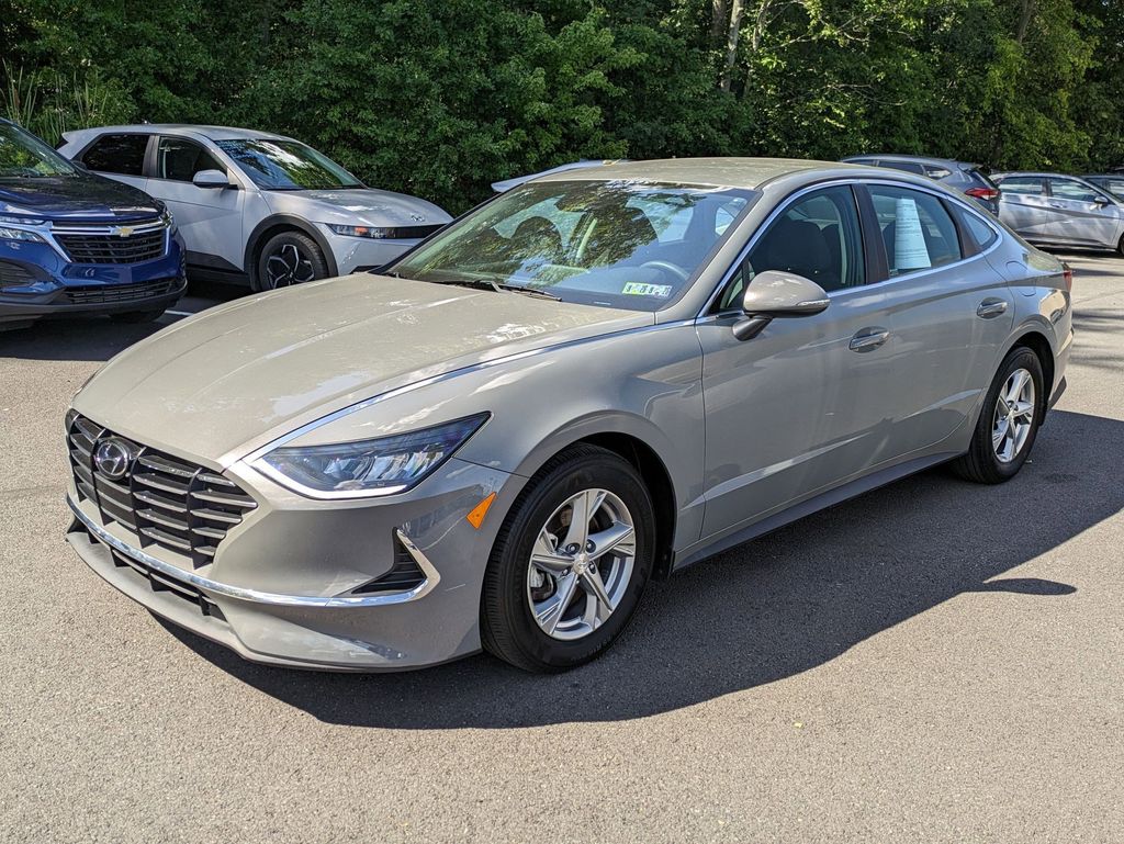 2023 Hyundai Sonata SE photo 3
