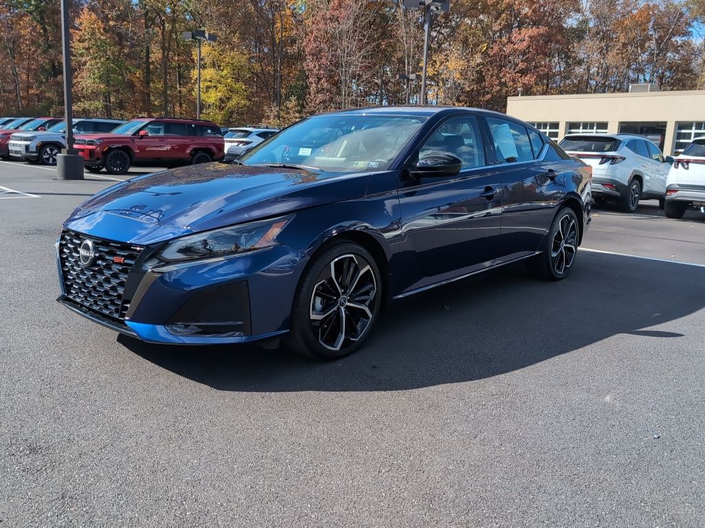 2024 Nissan Altima 2.5 SR photo 3