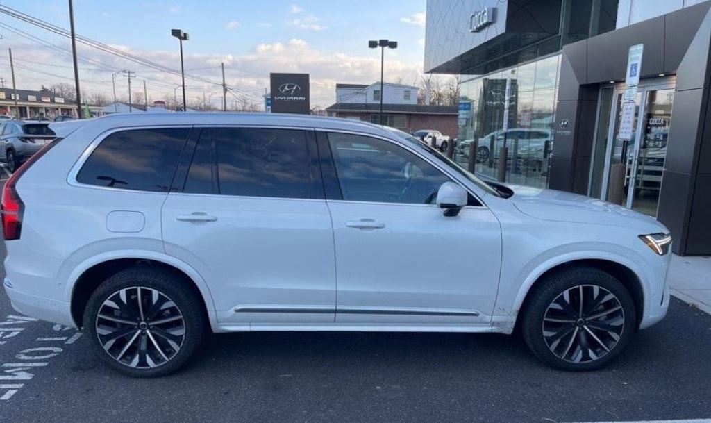 Used 2025 Volvo XC90 B6 (2025.5) Plus 7-Seater SUV