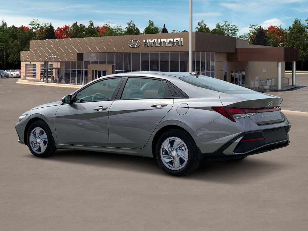 New 2025 Hyundai Elantra SE Sedan
