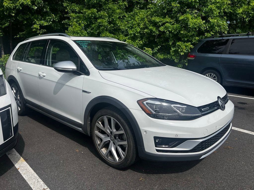 2019 Volkswagen Golf Alltrack TSI SE 4Motion's photo