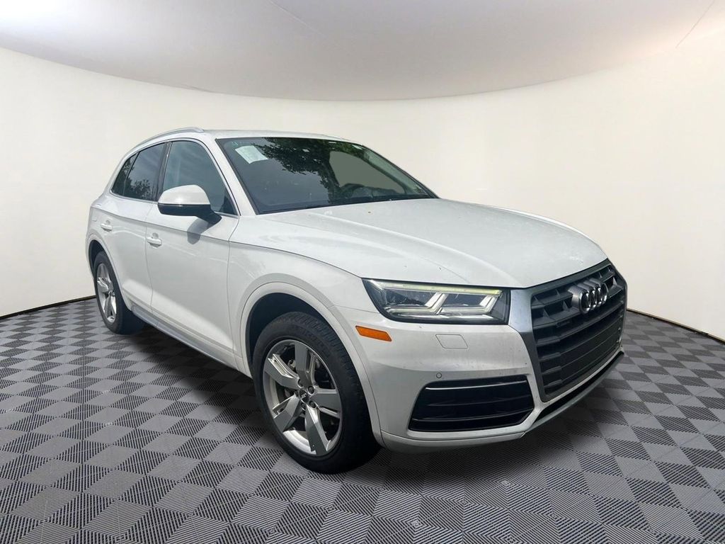 2018 Audi Q5 2.0T quattro S tronic Premium Plus's photo