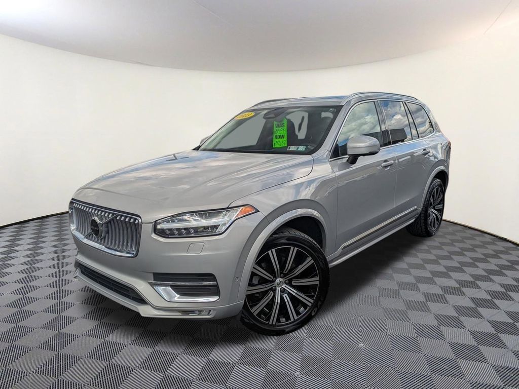 2023 Volvo XC90 B5 Plus 4WD's photo