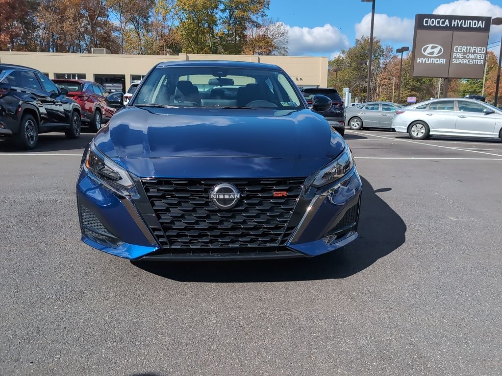 2024 Nissan Altima 2.5 SR photo 2