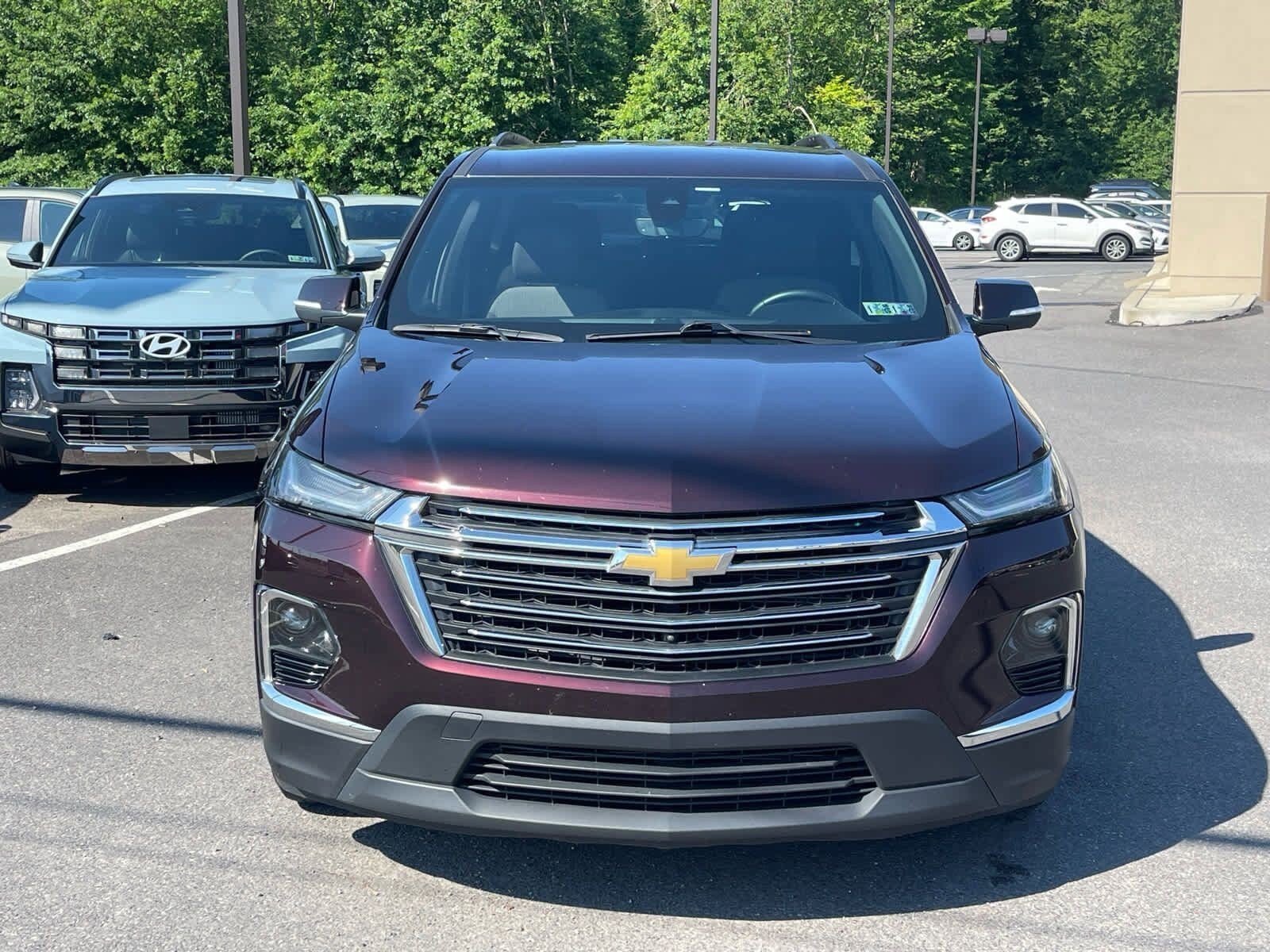2023 Chevrolet Traverse Cloth 1LT photo 2
