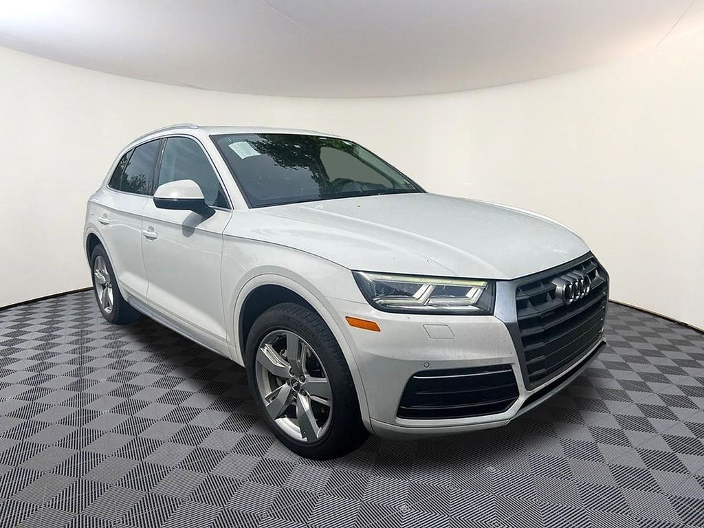 2018 Audi Q5 2.0T quattro S tronic Premium Plus's photo