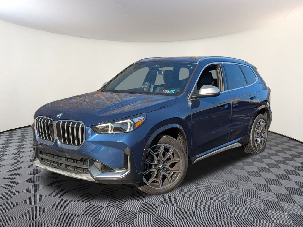 2024 BMW X1 28i's photo
