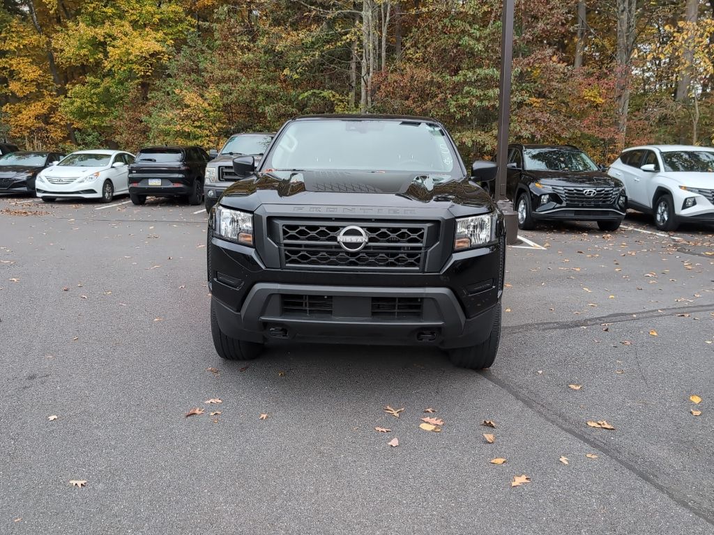 2022 Nissan Frontier S photo 2