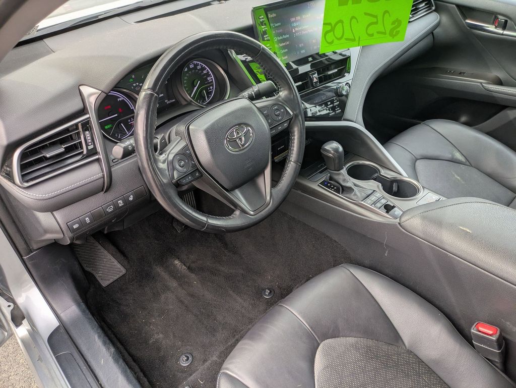 2021 Toyota Camry XSE - Photo 11