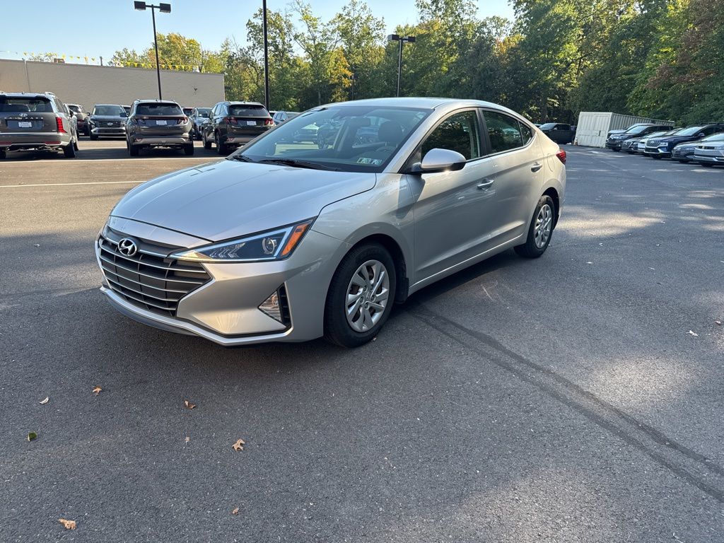 2020 Hyundai Elantra SE photo 3