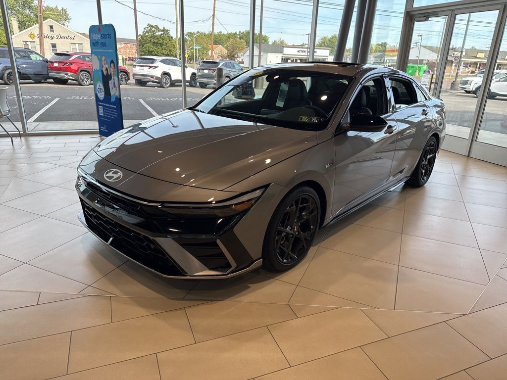 2024 Hyundai Elantra N Line photo 3
