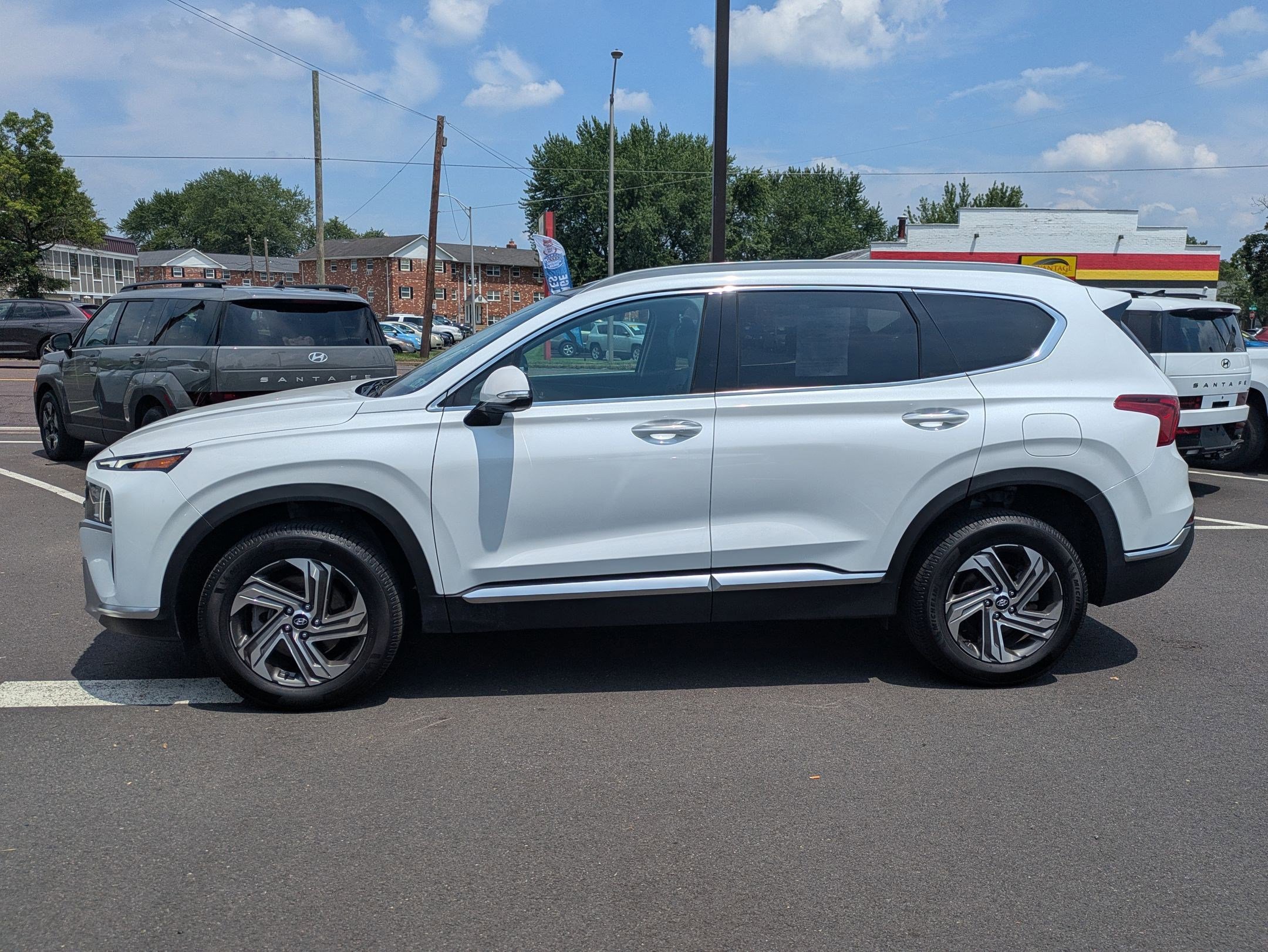 2022 Hyundai Santa Fe SEL Premium photo 4