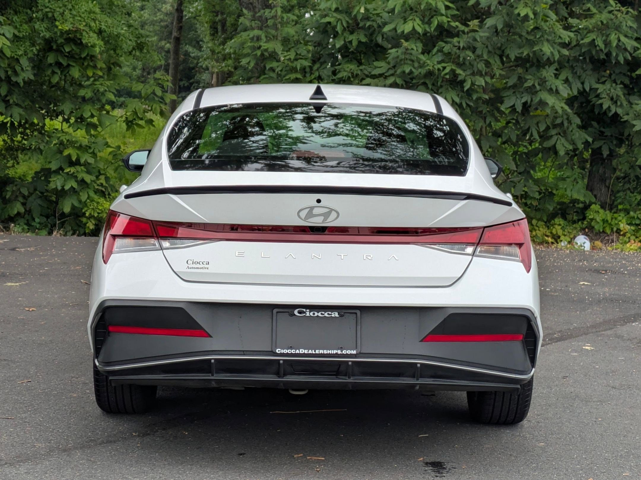 2025 Hyundai Elantra SEL Sport photo 4