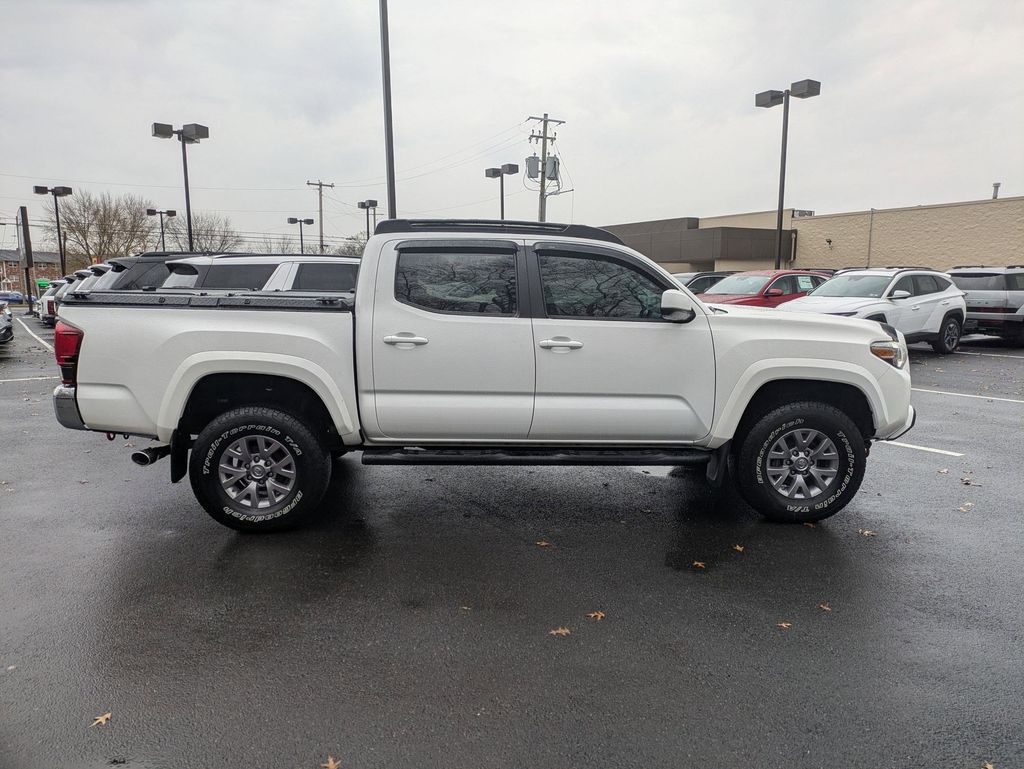 2018 Toyota Tacoma SR5 V6 photo 4
