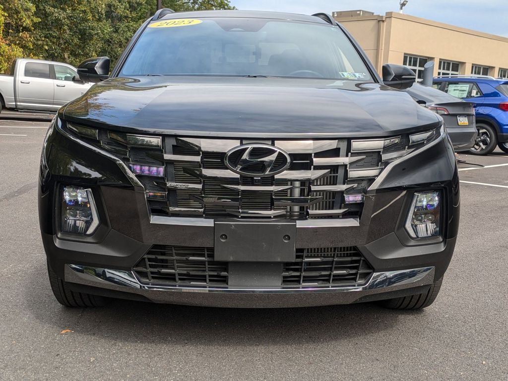2023 Hyundai Santa Cruz Limited photo 2
