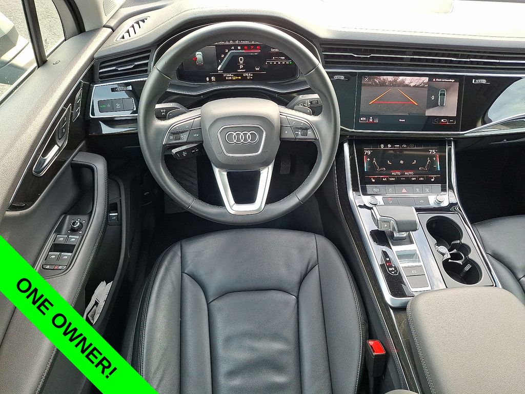 2024 Audi Q7 55 Premium Plus photo 2