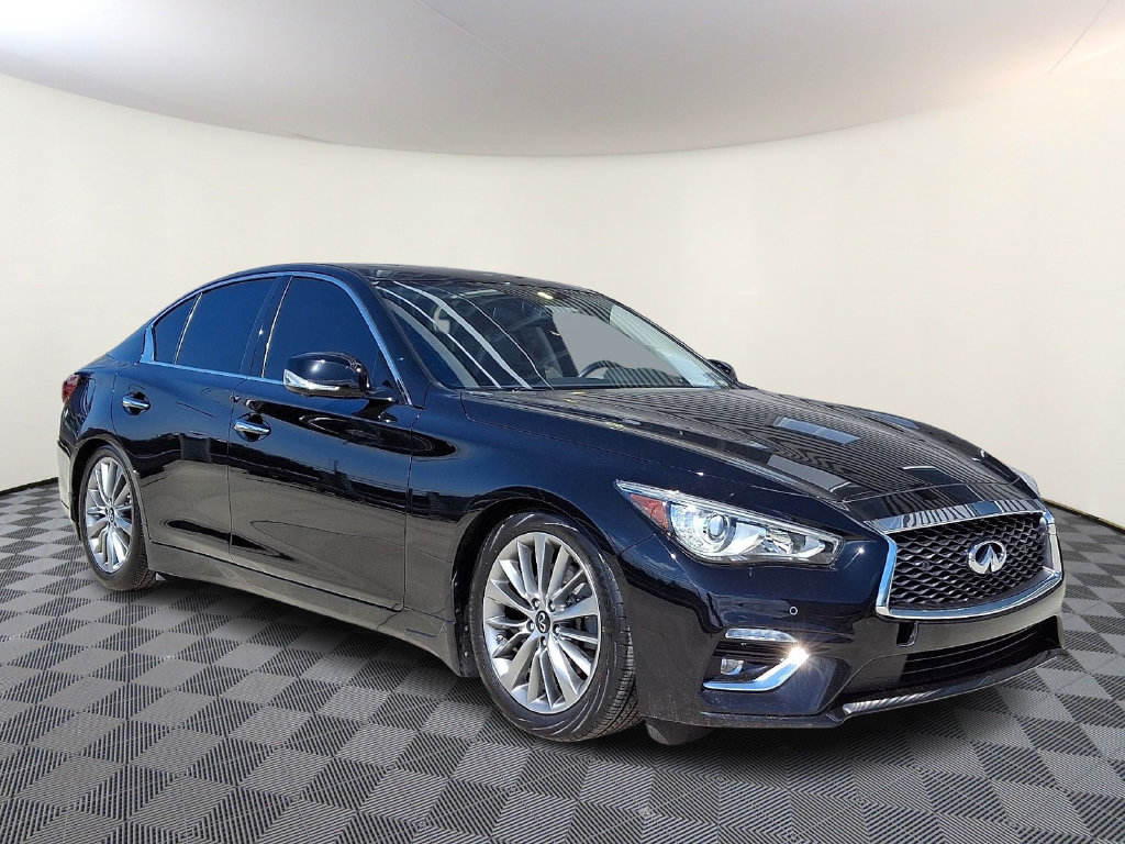 2023 INFINITI Q50 LUXE