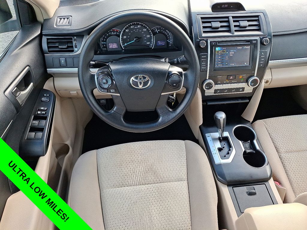 2013 Toyota Camry LE photo 2