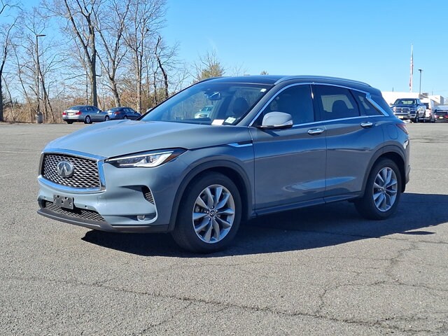 2022 Infiniti QX50 Essential photo 3