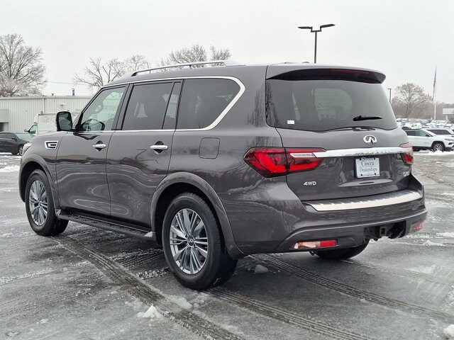 2022 Infiniti QX80 Luxe photo 4