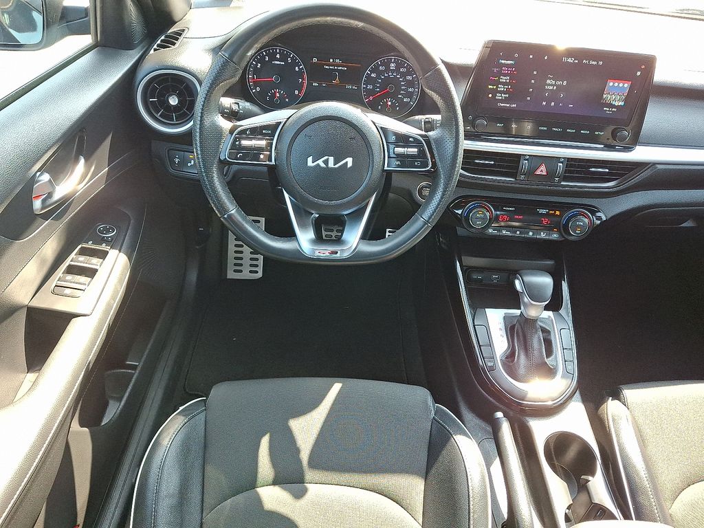 2023 Kia Forte GT-Line photo 2