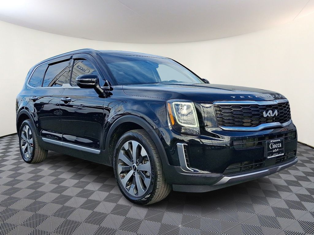 2022 Kia Telluride S's photo