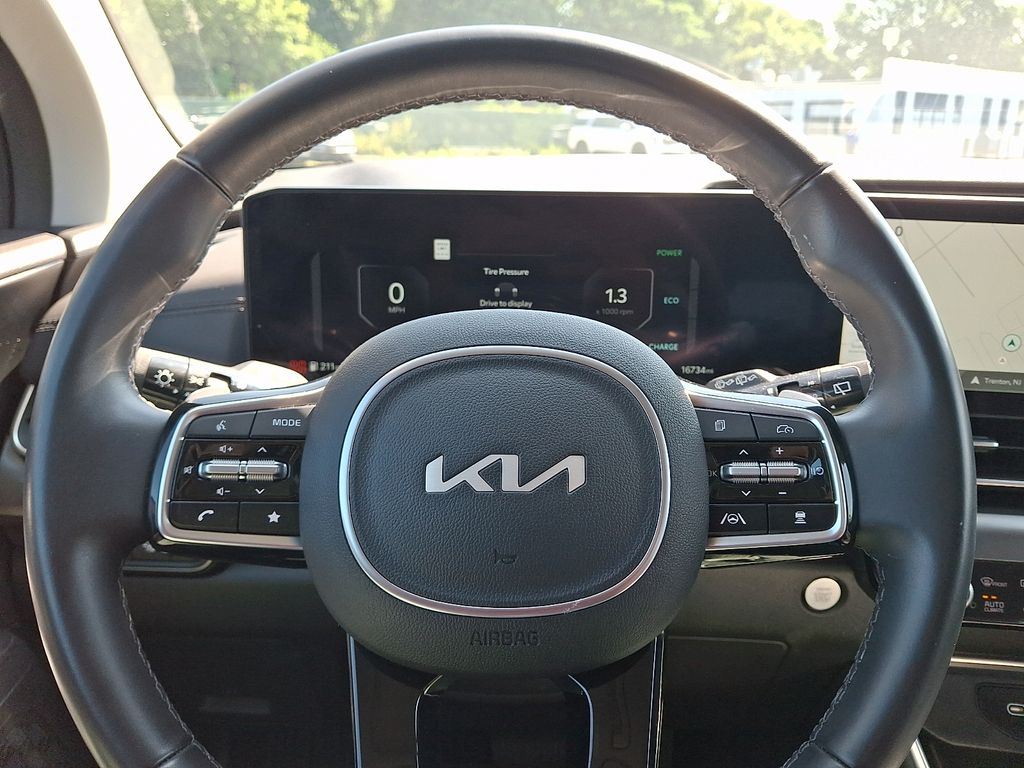 2025 Kia Carnival SX - Photo 21