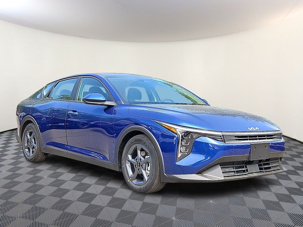 2026 Kia K4 LXS AT's photo