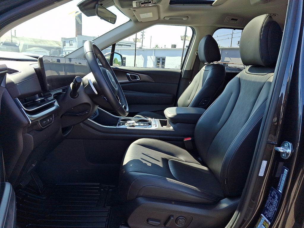 2025 Kia Carnival SX - Photo 17