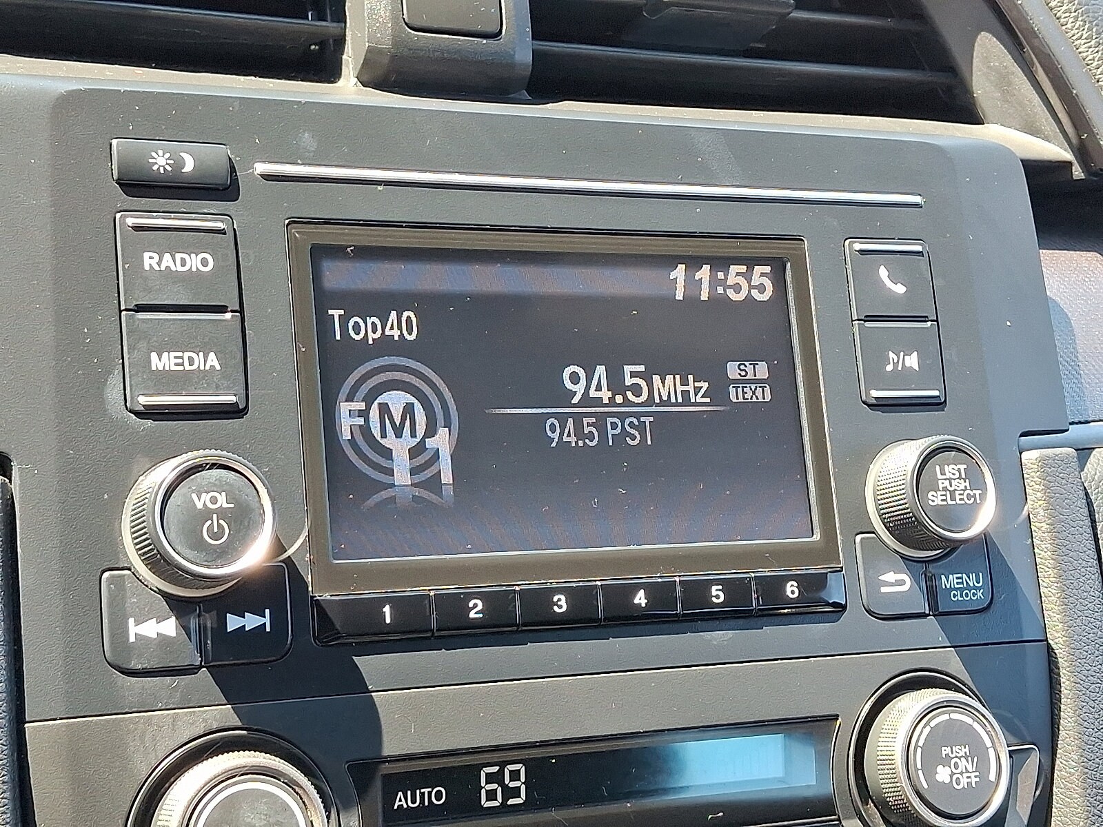 2019 Honda Civic LX Hatchback photo 3