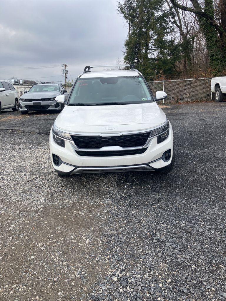 2022 Kia Seltos S's photo