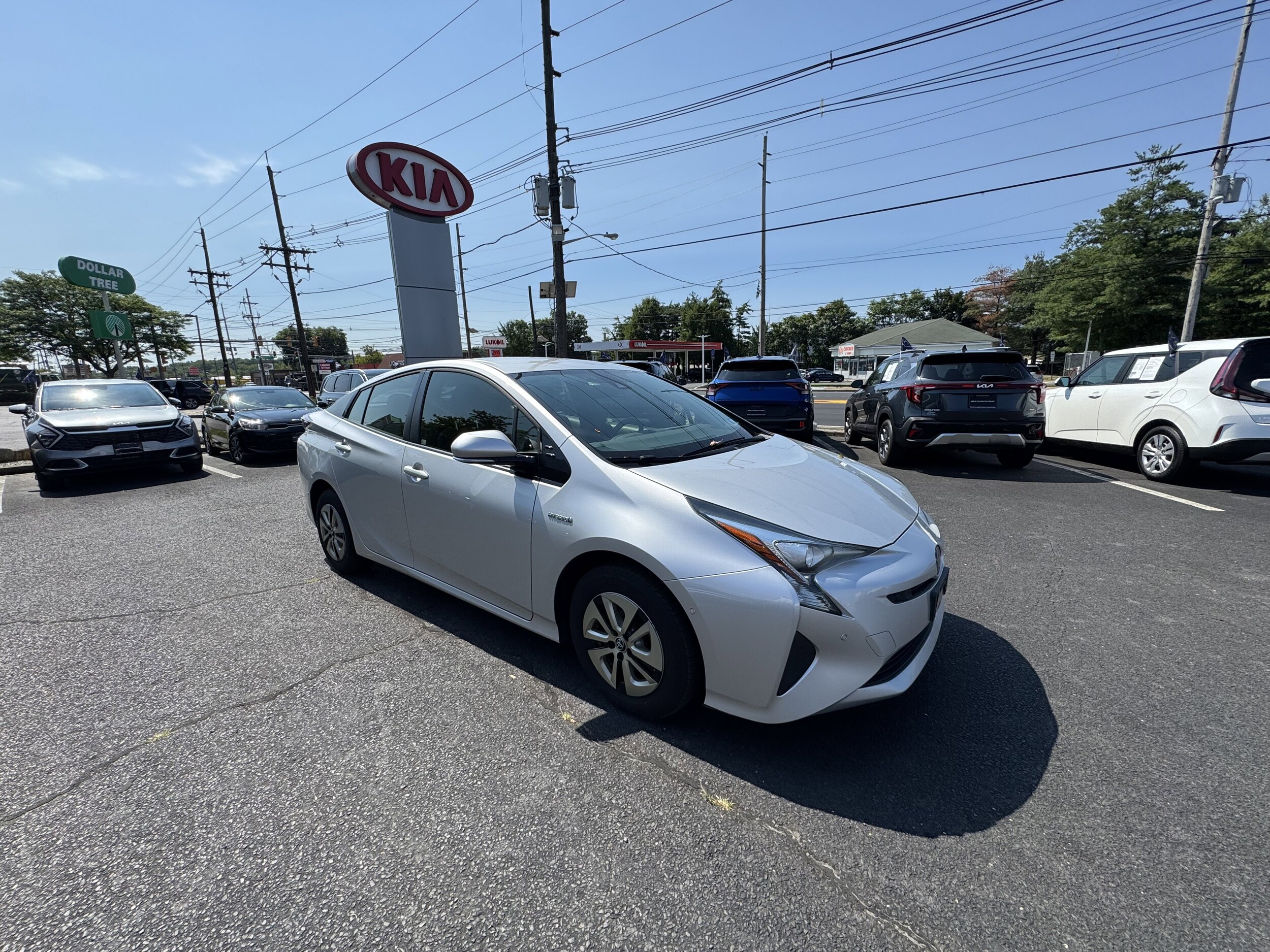 2018 Toyota Prius Two photo 2