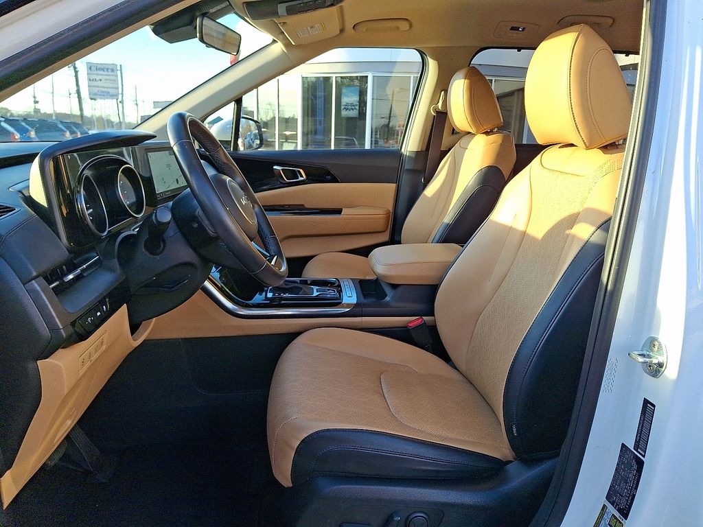 2022 Kia Carnival EX - Photo 17