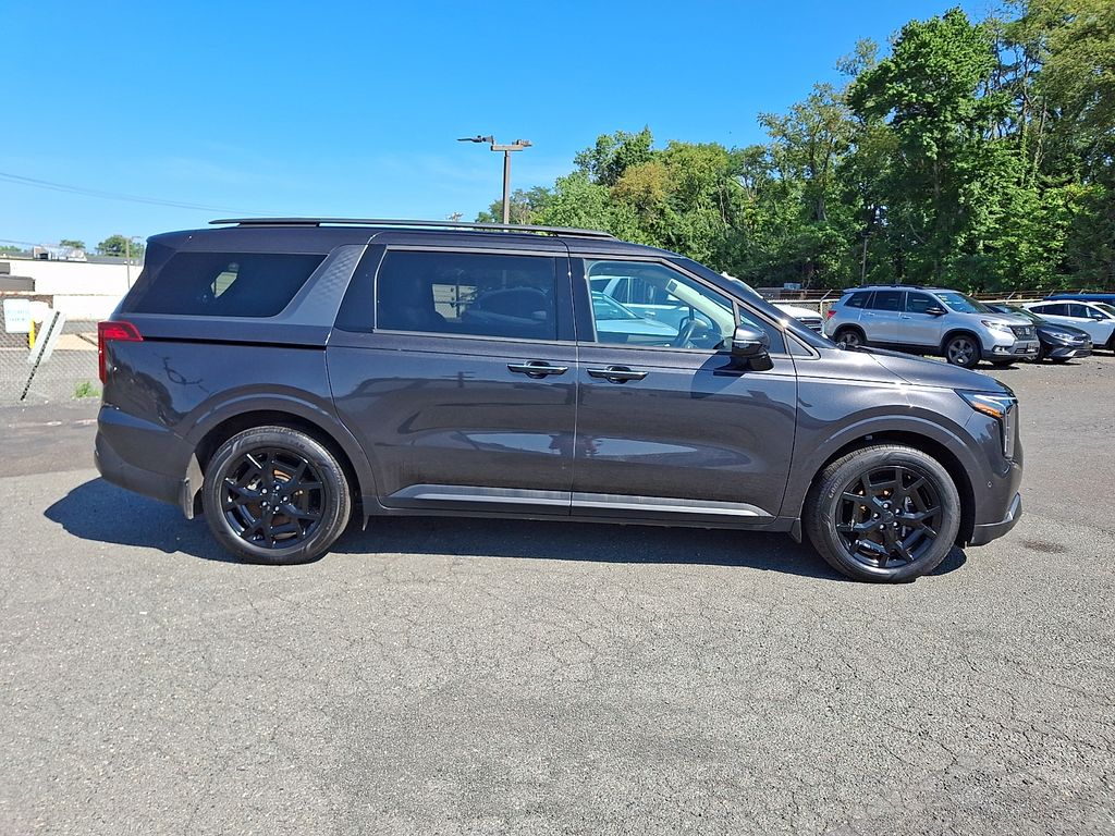 2025 Kia Carnival SX - Photo 10