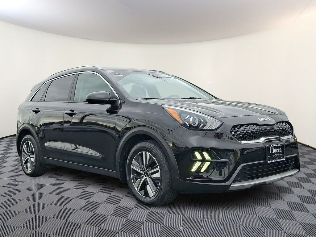 Used 2022 Kia Niro LXS SUV