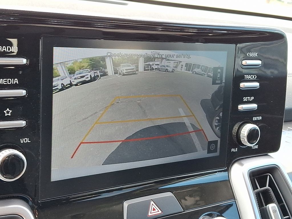 2021 Kia Sorento LX photo 4