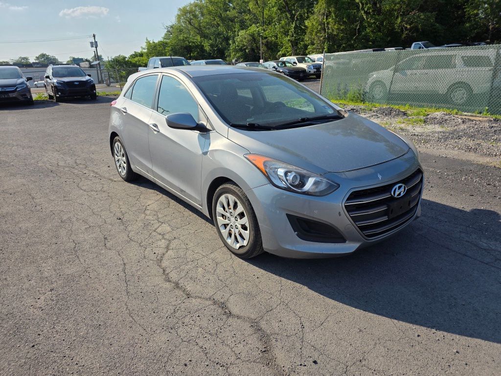 2016 Hyundai Elantra GT 2.0L 6-Speed A/T's photo