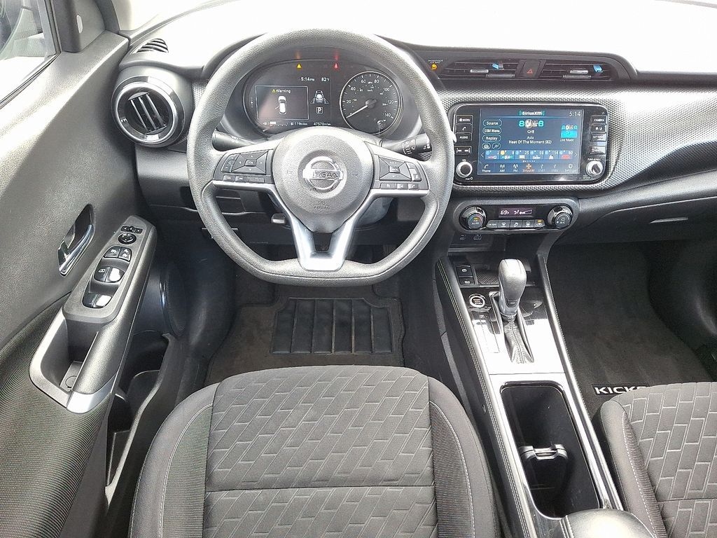 2021 Nissan Kicks SV photo 2